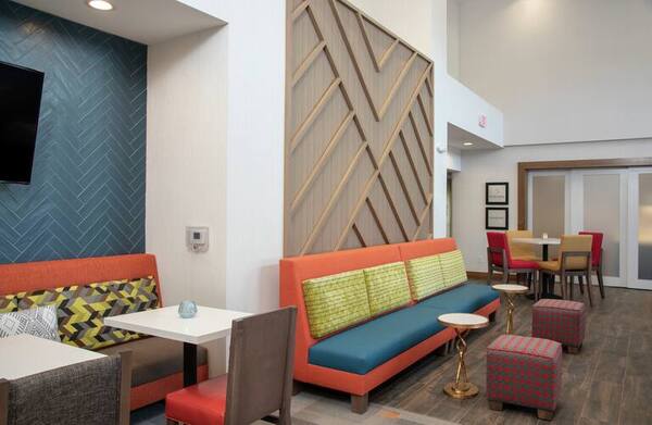 Hampton Inn & Suites