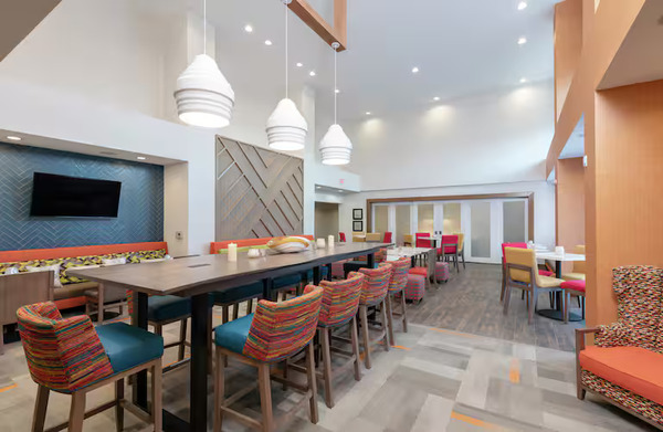 Hampton Inn & Suites