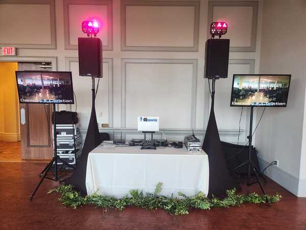 Imani Entertainment DJ, Karaoke, and Photobooth Service