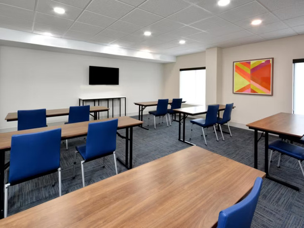 Holiday Inn Express Richmond Northwest I-64 - Short Pump