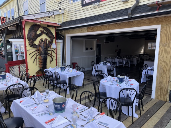 Porthole Restaurant & Pub