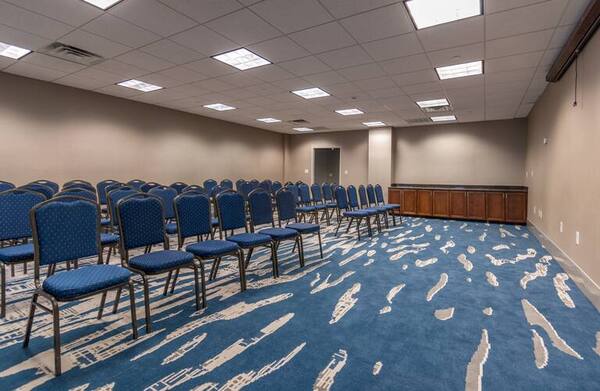 DoubleTree by Hilton New Bern - Riverfront