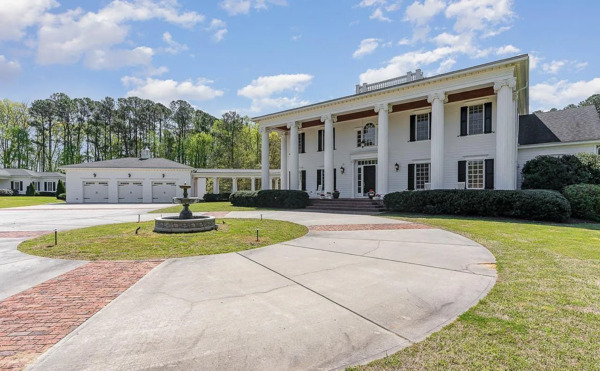 Realty Rhythm, LLC's The Valora Oak