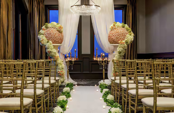 DoubleTree by Hilton Youngstown Downtown