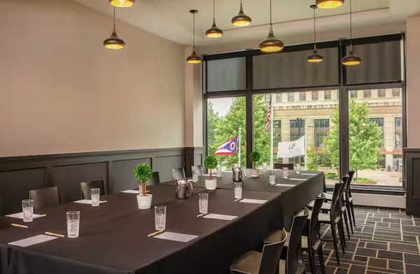 DoubleTree by Hilton Youngstown Downtown