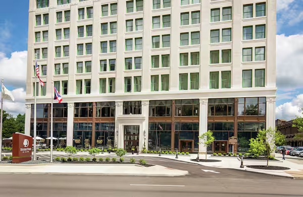 DoubleTree by Hilton Youngstown Downtown