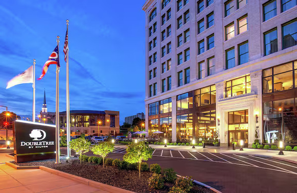 DoubleTree by Hilton Youngstown Downtown