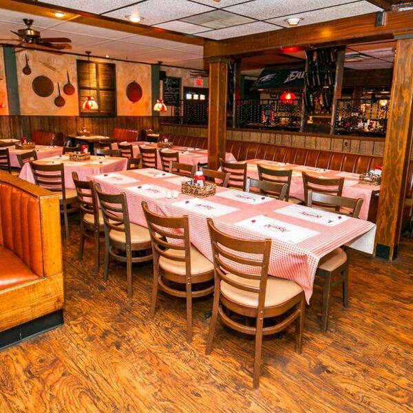 DeThomasi's Five Points Inn