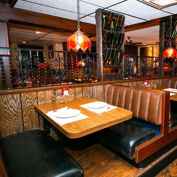 DeThomasi's Five Points Inn