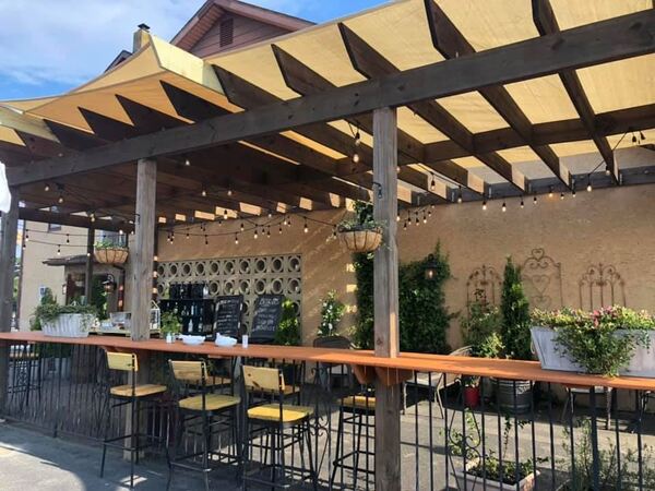 DeThomasi's Five Points Inn