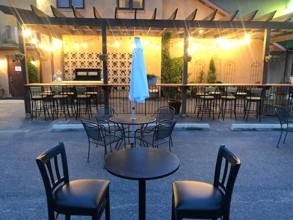 DeThomasi's Five Points Inn