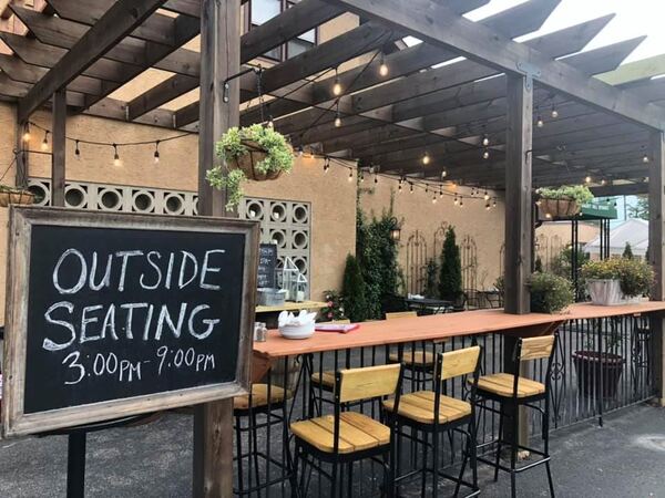 DeThomasi's Five Points Inn