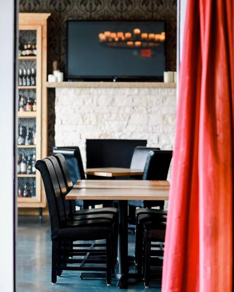 GIA Drink Eat Listen