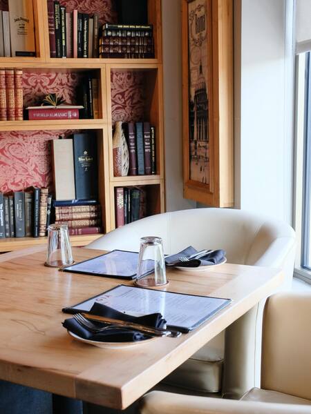 GIA Drink Eat Listen