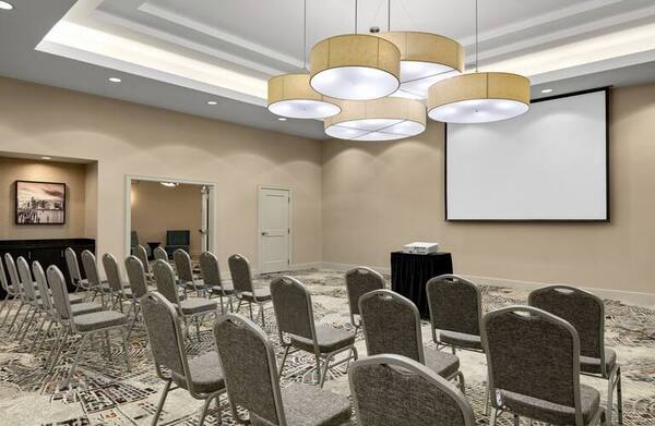 Embassy Suites Newark Airport