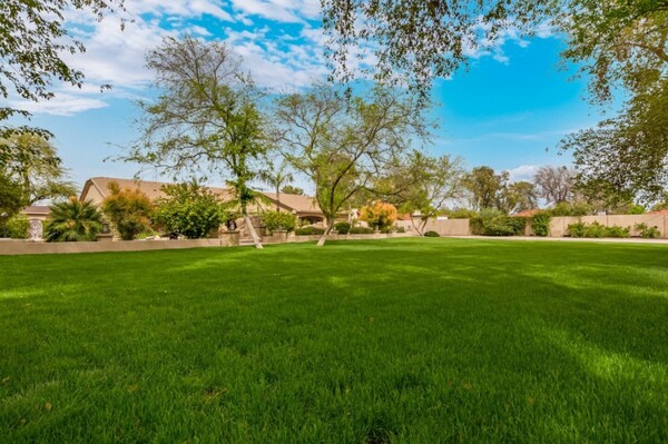 Peoria Pool House Resort