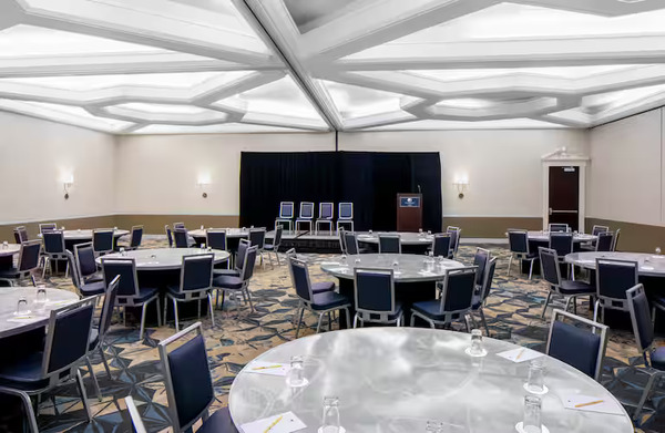 DoubleTree by Hilton Nashua