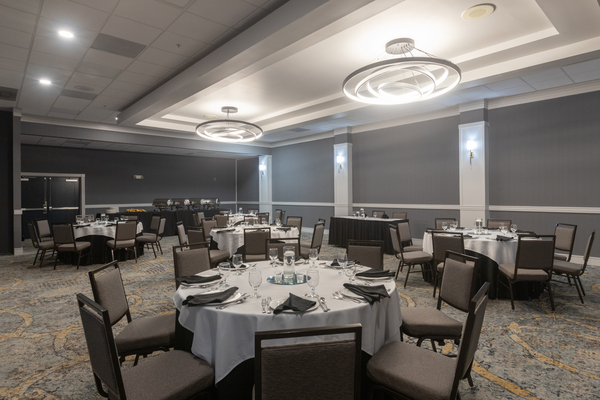 DoubleTree By Hilton Fort Myers at Bell Tower Shops