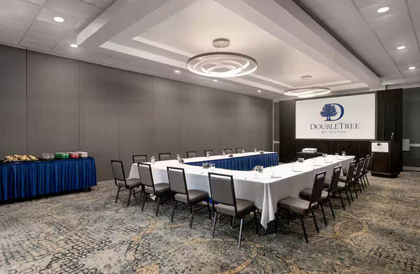 DoubleTree By Hilton Fort Myers at Bell Tower Shops