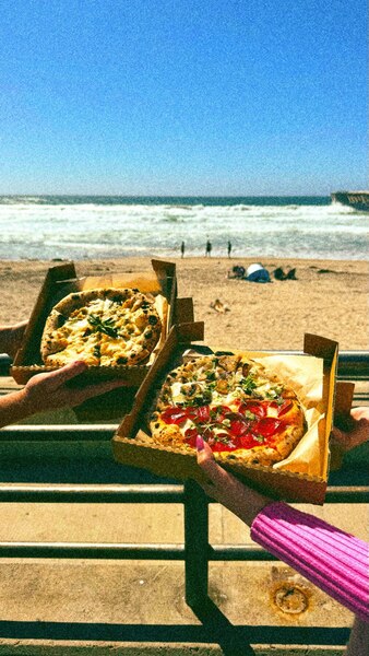 Waves&Slices Neapolitan Pizza