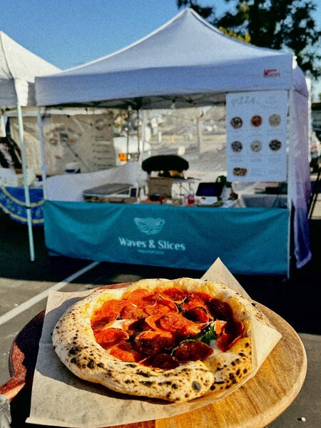 Waves&Slices Neapolitan Pizza