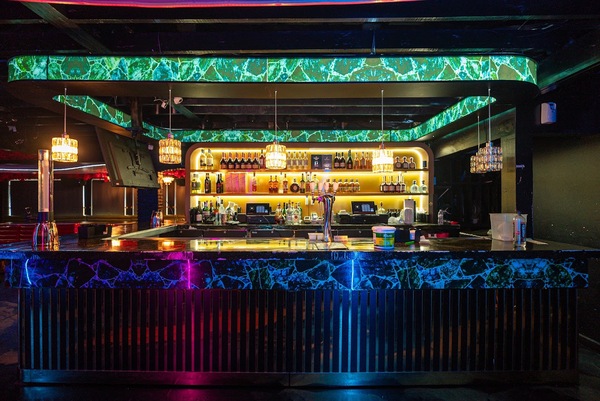 Black Diamond Restaurant and Lounge