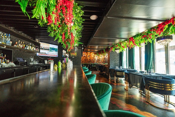 Black Diamond Restaurant and Lounge