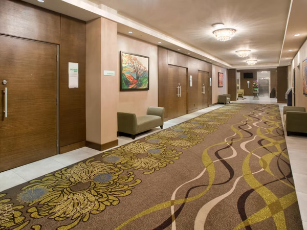 Holiday Inn Vancouver Centre