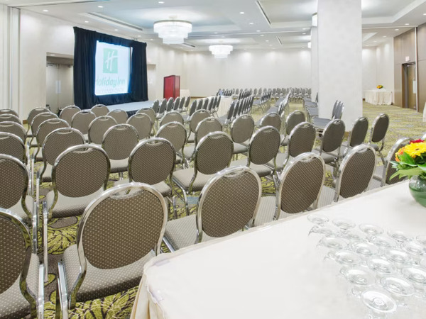 Holiday Inn Vancouver Centre