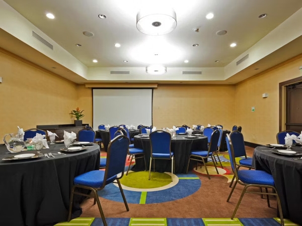 Holiday Inn Hotel & Suites Waco Northwest