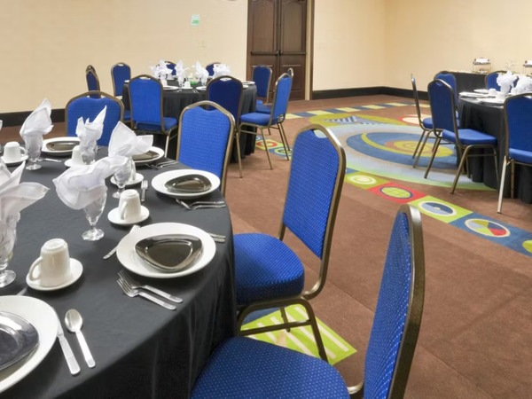 Holiday Inn Hotel & Suites Waco Northwest