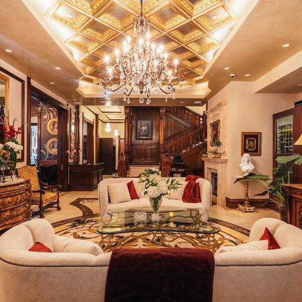 Neighbourgood Sutter Mansion