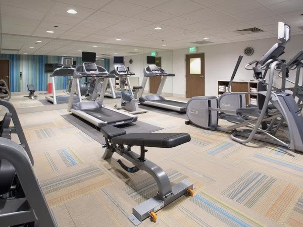 Holiday Inn Express & Suites San Jose Airport