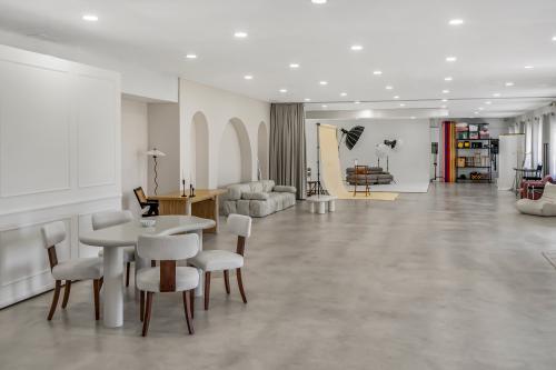 Creative Canvas Photo Studio Miami