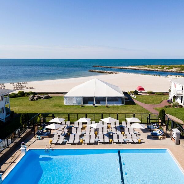 Blue Water Resort - Red Jacket Resorts