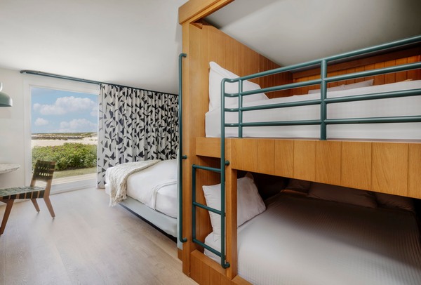 Blue Water Resort - Red Jacket Resorts