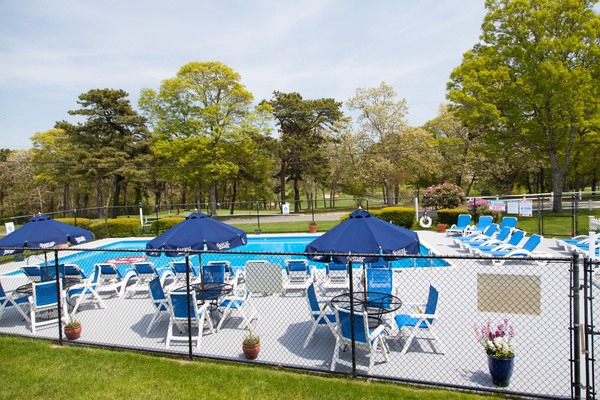 Blue Water Resort - Red Jacket Resorts