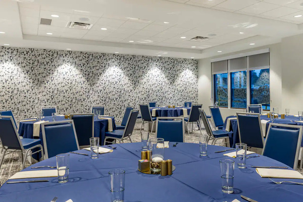 Cambria Hotel University Center