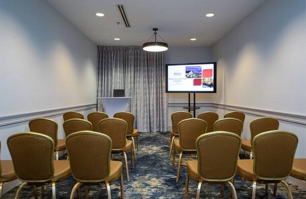 Hilton Garden Inn Milwaukee Northwest Conference Center