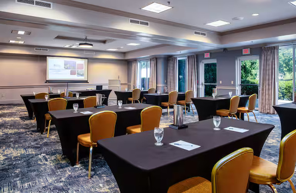 Hilton Garden Inn Milwaukee Northwest Conference Center