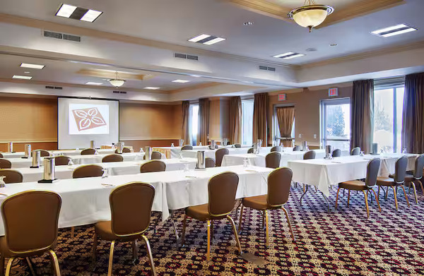 Hilton Garden Inn Milwaukee Northwest Conference Center