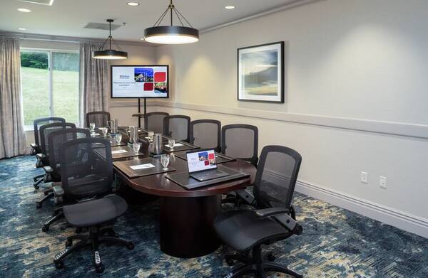 Hilton Garden Inn Milwaukee Northwest Conference Center