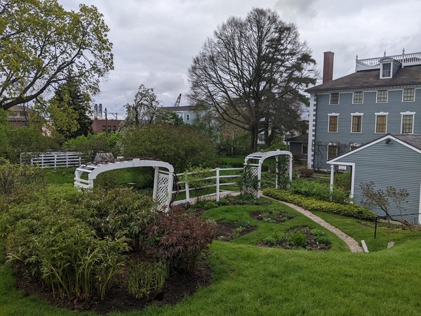 Moffatt-Ladd House & Garden