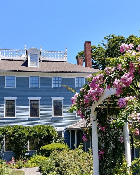 Moffatt-Ladd House & Garden