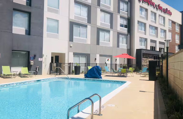 Hampton Inn & Suites by Hilton Charlotte North I 485