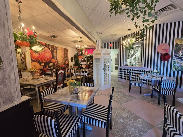 Alice’s Teapot Cafe