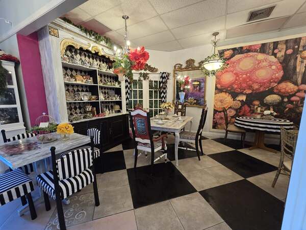 Alice’s Teapot Cafe