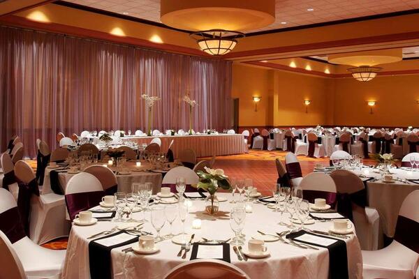 Embassy Suites Omaha-La Vista/Hotel & Conference Center