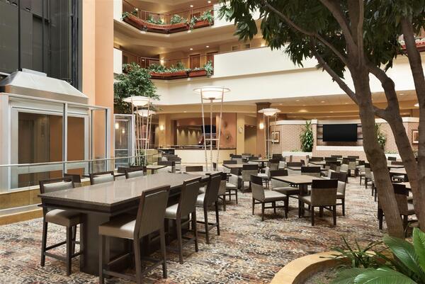 Embassy Suites Omaha-La Vista/Hotel & Conference Center