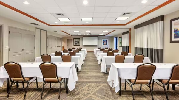 Hilton Garden Inn Minneapolis / Maple Grove